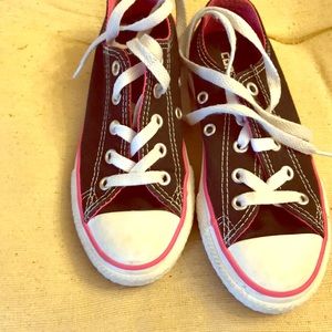 Classic Converse size 12 black with white tor